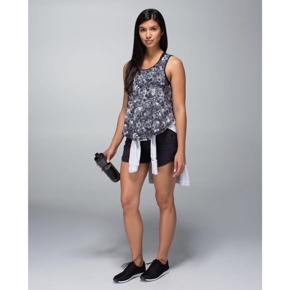 𝅺lululemon Run: Split Singlet Flowabunga Black Angel Wing / Black Size 4 - Picture 4 of 13